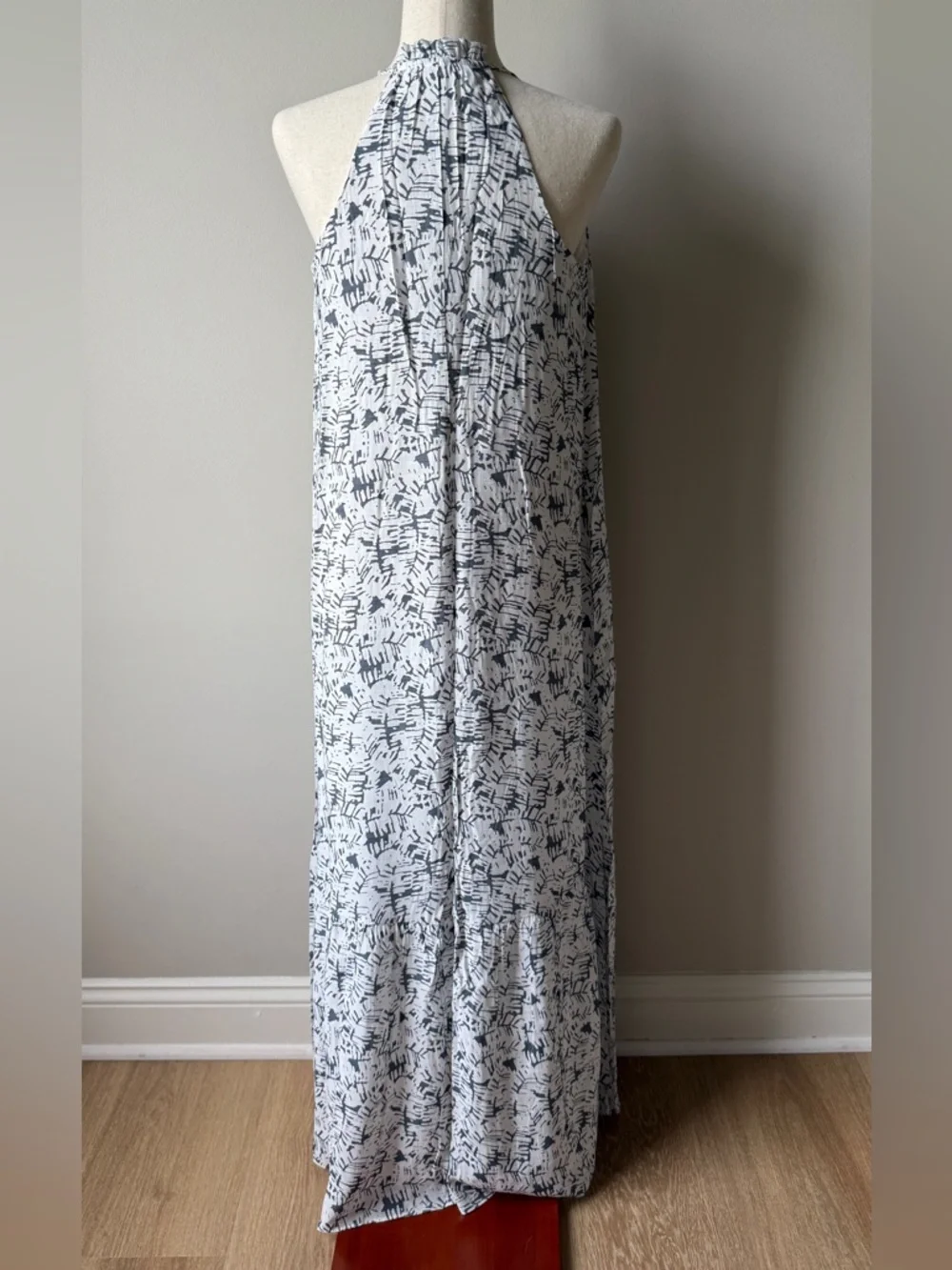 Nine West Sleeveless Maxi Dress White and Navy Abstract Print - Picture 4 of 7